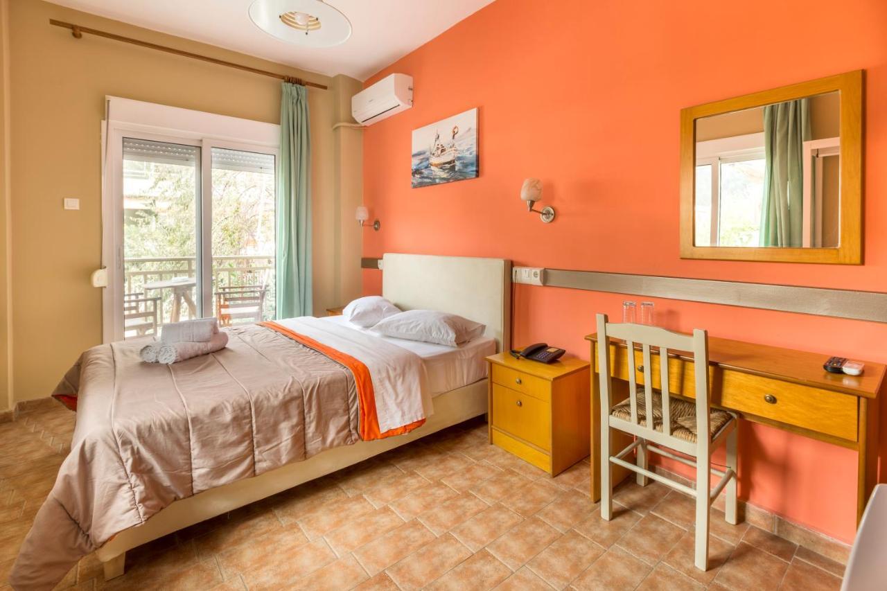 Hotel Almira アギア・トリアダ エクステリア 写真